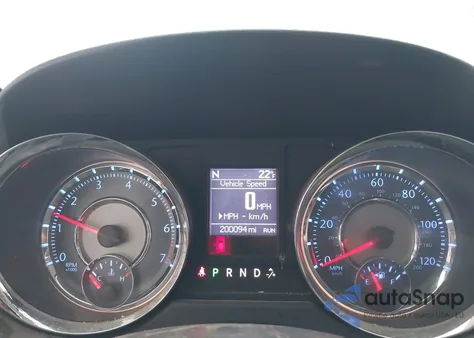 2013 Chrysler Town & Country Touring z USA, uszkodzony, nr VIN 2C4RC1BG6DR675698